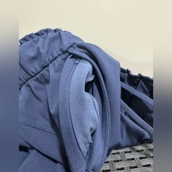 Like New! Lululemon Stretch HR Jogger *Full Length - Picture 7 of 7